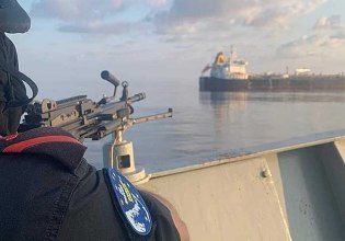 Σομαλία: Ναυτική δύναμη της ΕΕ εγγυάται την ασφάλεια του Hellas Aphrodite που δέχτηκε επίθεση πειρατών