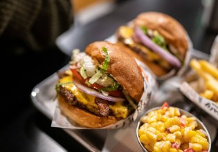 Γαλλία: Προσεχώς διπλή φορολόγηση των fast food