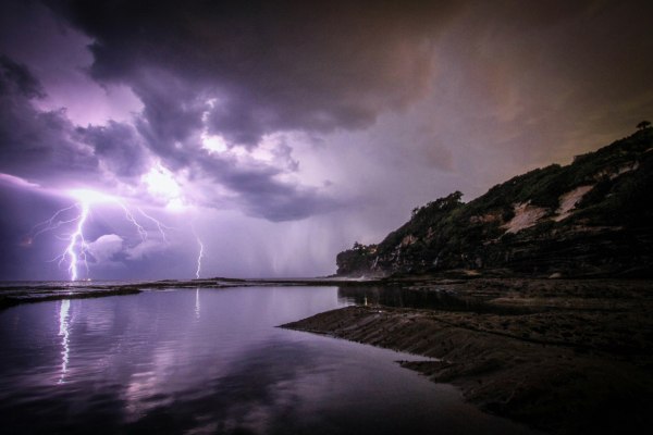 Ισχυρές καταιγίδες πλήττουν την Πελοπόννησο – Ζημιές σε καλλιέργειες