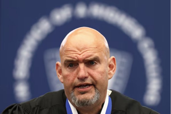 ΗΠΑ: Στο νοσοκομείο ο γερουσιαστής Φέτερμαν των Δημοκρατικών που υπερψήφισε τον τερματισμό του shutdown