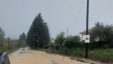 Αγρίνιο: Προβλήματα από την έντονη βροχόπτωση – Έκλεισαν δρόμοι, πλημμύρισαν σπίτια