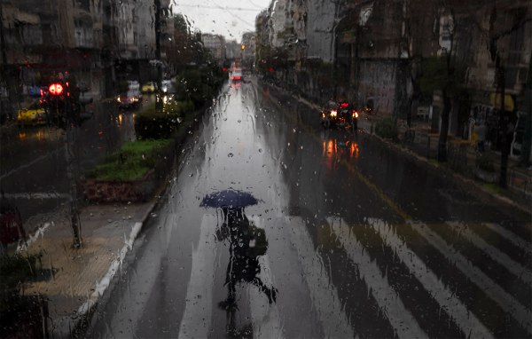 Καιρός: Κακοκαιρία εν όψει, με βροχές και καταιγίδες – Πότε θα επηρεάσει την Αττική