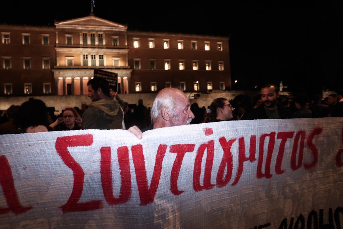 Άγνωστος Στρατιώτης: Η απαγόρευση των συναθροίσεων παραβιάζει το Σύνταγμα, καταγγέλλει η ΕΕΔΑ