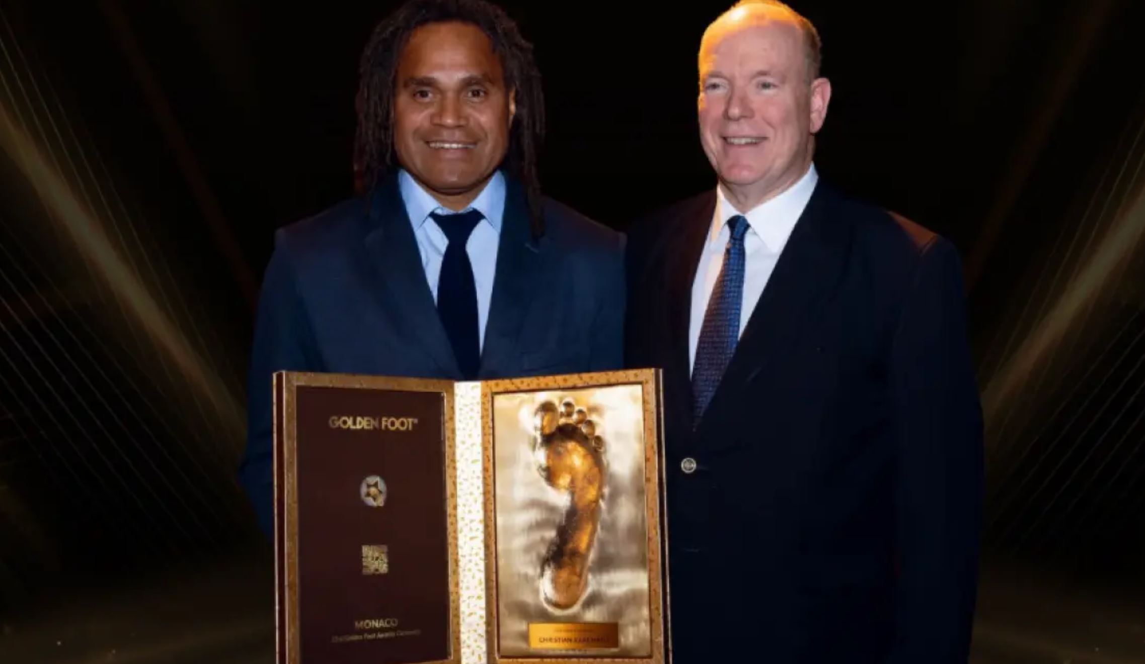 Ο Κριστιάν Καρεμπέ βραβεύτηκε για την προσφορά του στο ποδόσφαιρο