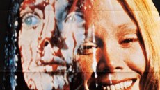 «Απαίσιο, κολλώδες, γουρουνίσιο αίμα»: Η εμβληματική ηρωίδα τρόμου Κάρι για τη σφαγή, 50 χρόνια μετά – Η επιστροφή της Amazon