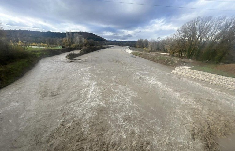 Καστοριά: Σε συναγερμό οι Αρχές – Εγκλωβίστηκαν πέντε κτηνοτρόφοι εν μέσω σφοδρής κακοκαιρίας