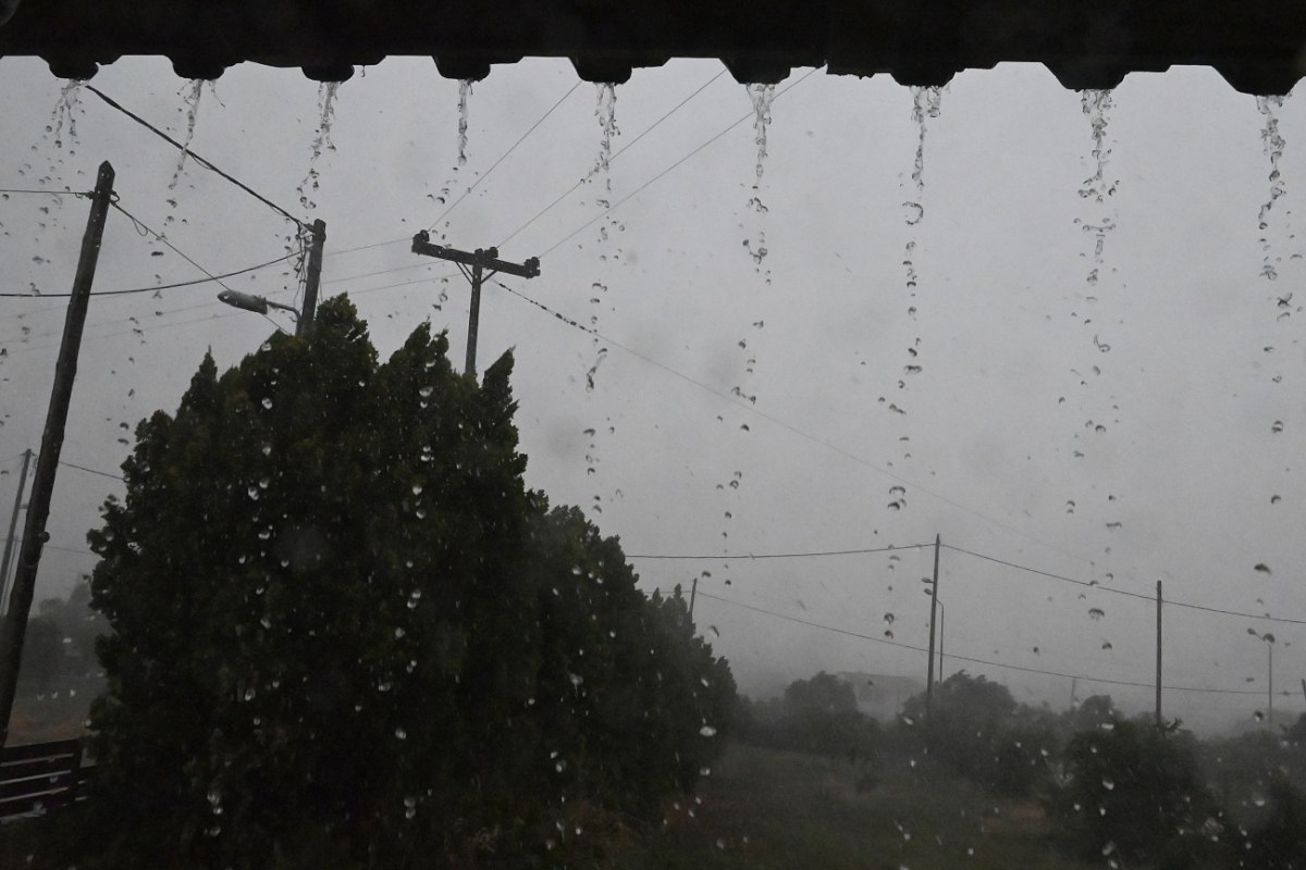 Κακοκαιρία «Adel»: Σε κατάσταση κόκκινου συναγερμού τέσσερις περιφέρειες