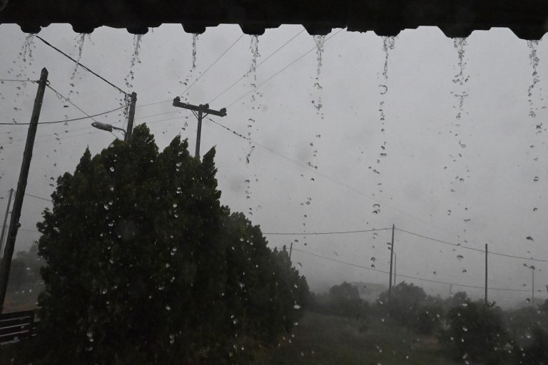 Κακοκαιρία «Adel»: Σε κατάσταση κόκκινου συναγερμού τέσσερις περιφέρειες