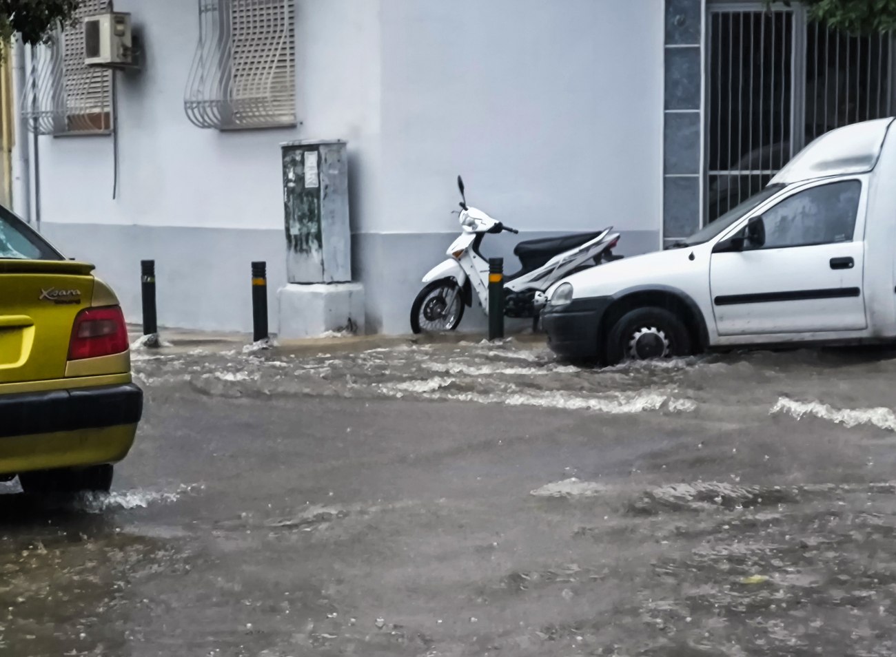 Αγριεύει ο καιρός την Τρίτη: Πού θα σημειωθούν ισχυρές καταιγίδες