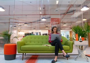 Πώς η Gen Alpha αλλάζει τους κανόνες εργασίας πριν καν ξεκινήσει