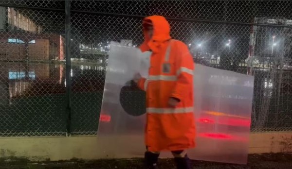 Κακοκαιρία Adel: Αποκολλήθηκε τμήμα οροφής κολυμβητηρίου στην Κέρκυρα