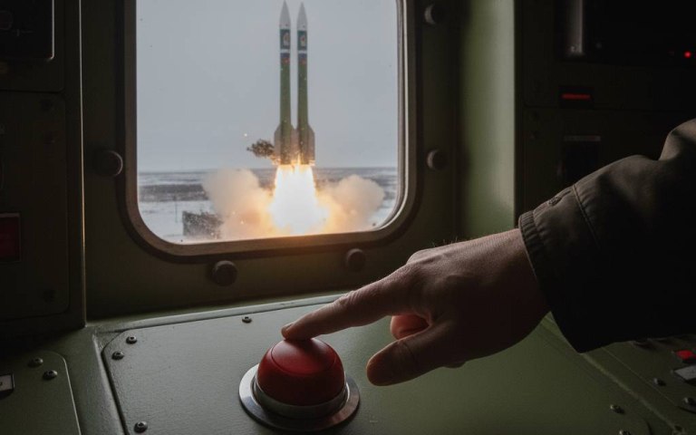 Πυρηνικά όπλα: «Παιχνίδια» πυραύλων σε έναν κόσμο γεωπολιτικής αστάθειας – Το δάχτυλο πάνω από το κόκκινο κουμπί