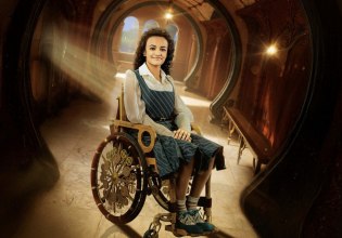 Η ανάπηρη Μαρίσα Μπόντε γράφει ιστορία στο Wicked και επιτίθεται στο μισαναπηρισμό – «Δεν είναι αστείο»