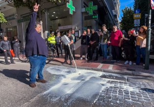 Λάρισα: Οργή κτηνοτρόφων, έφτασαν έξω από το γραφείο του Κέλλα – «Ο κόμπος έχει φτάσει στο χτένι»