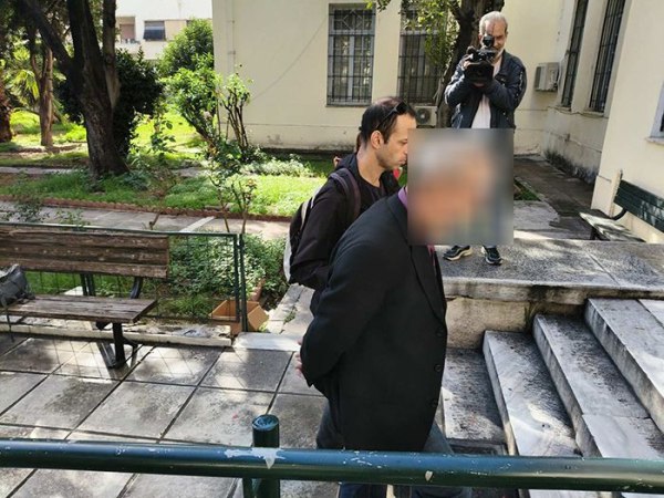 Βόλος: Έπαιρνε και φακελάκια για να μην κάνει ελέγχους σε πλοία ο λιμενικός που συνελήφθη για ασέλγεια σε ανήλικους