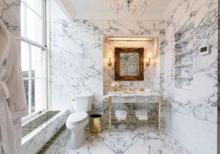 Λευκός Οίκος: Ασυγκράτητος ο Τραμπ ανακαίνισε και το μπάνιο του Λίνκολν