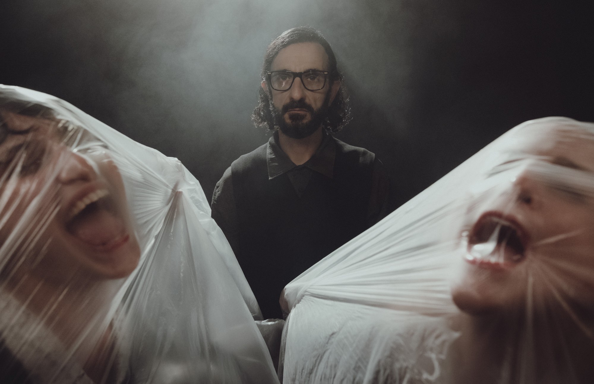 Από τις 22/12 το Θησείον μεταμορφώνεται σε ενεχυροδανειστήριο μνήμης και ενοχής