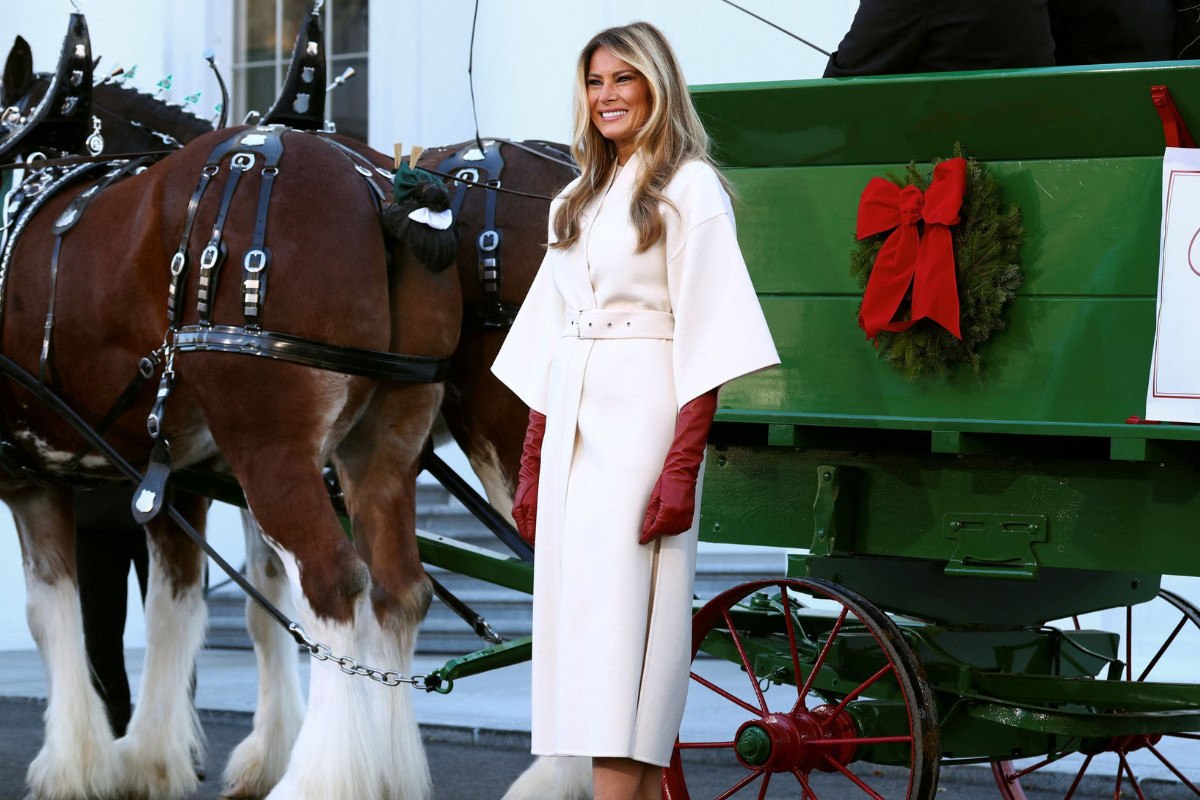 Μελάνια Τραμπ: Το καλωσόρισμα των 170 δευτερολέπτων και ο Πόλεμος στα Χριστούγεννα συνεχίζεται