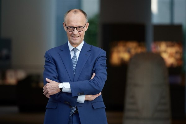 Η Γερμανία ξαναφορά την πανοπλία της