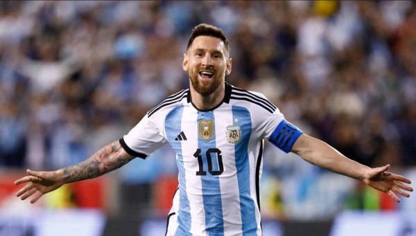 «Το παγκόσμιο είδωλο Μέσι»: Οι ύμνοι Ινφαντίνο και η ευχή Άλμπα για το Καμπ Νου