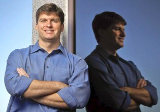 Μάικλ Μπέρι: Ο επενδυτής που προέβλεψε την κρίση του 2008 προειδοποιεί για φούσκα στην ΑΙ