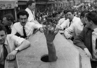 Θαμμένος ζωντανός – Η απίστευτη ιστορία του εργάτη που «νίκησε» τον θάνατο και έμεινε άφραγκος