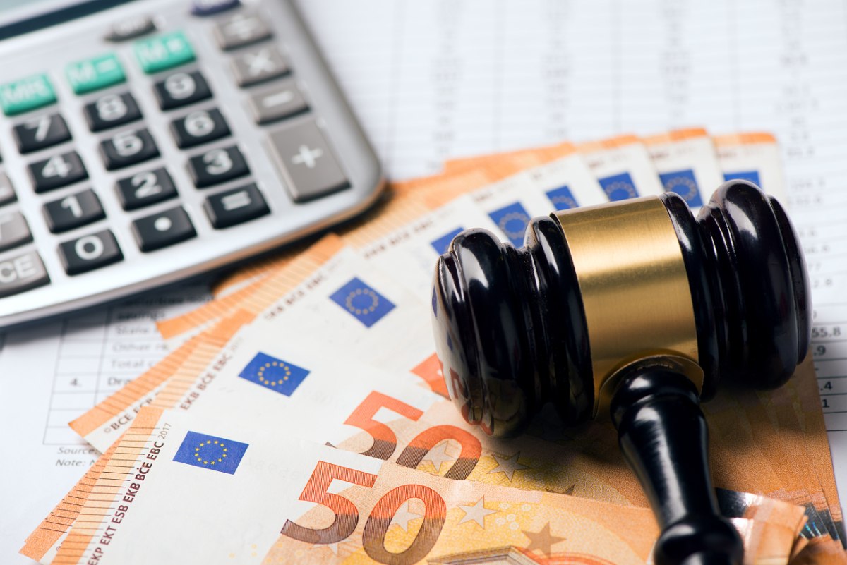 Μετά από ορόσημο δικαστική απόφαση, η οδηγία της ΕΕ για τον κατώτατο μισθό είναι ακόμα ζωντανή