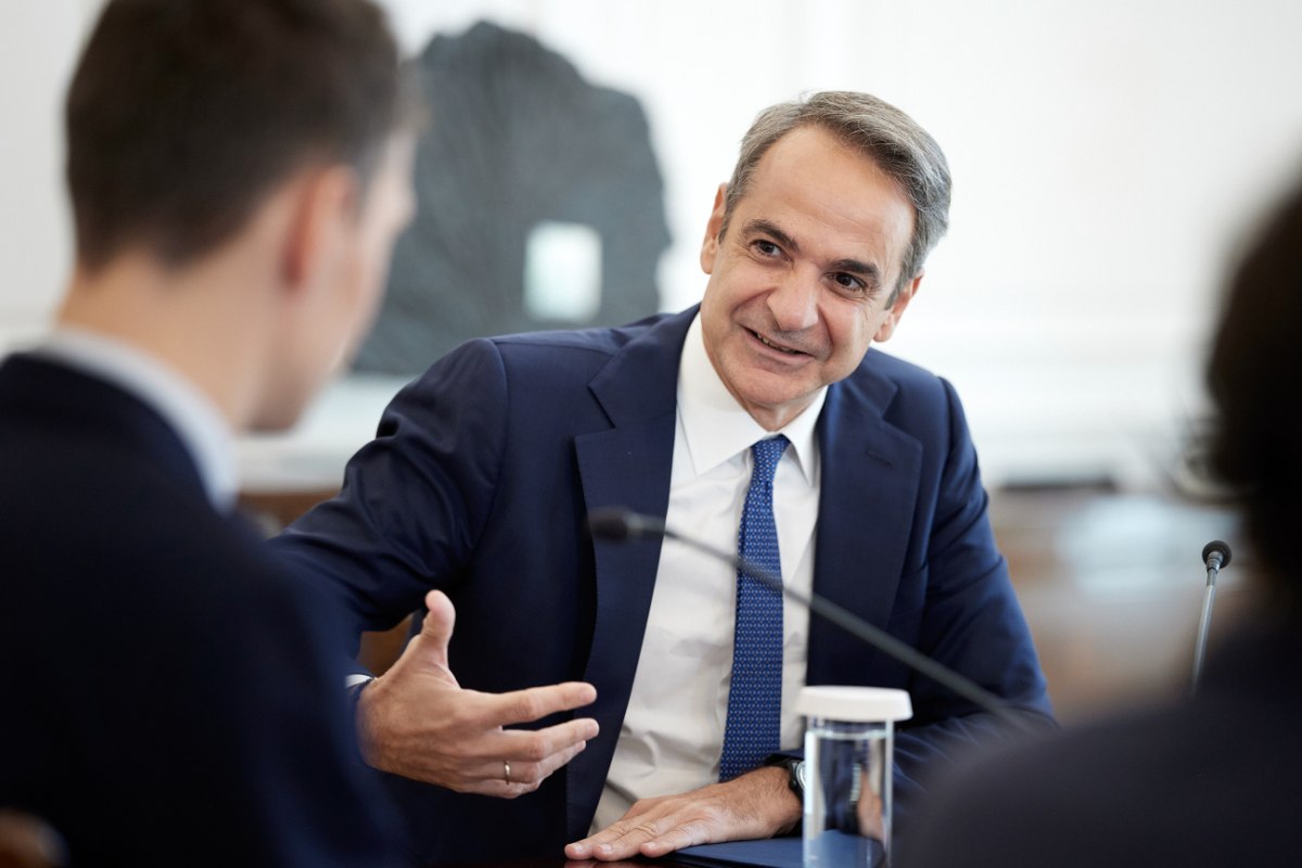 Δείτε live τη συζήτηση του Κυριάκου Μητσοτάκη με τον CEO της «Mistral AI»