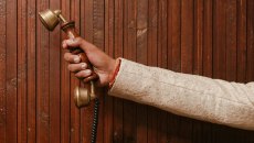 Γιατί όσο μεγαλώνουμε τόσο λιγότερο μιλάμε στο τηλέφωνο;