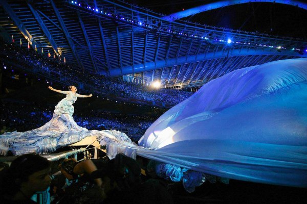 Μπιορκ, 60 χρόνια αναρχίας – Από τους Ολυμπιακούς Αθήνα 2004 στα χαρακώματα για ένα δίκαιο πλανήτη