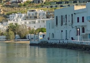 ΕΛΤΑ: «Χρυσό» ακίνητο των ΕΛΤΑ ρημάζει στη Μύκονο – Πληρώνουν όμως 4.500€ ενοίκιο για άλλο ακίνητο