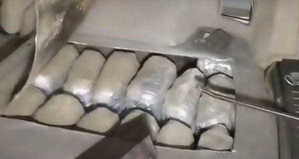 Ηγουμενίτσα: Ζευγάρι μετέφερε 47,5 κιλά κάνναβης σε ειδικά διαμορφωμένη κρύπτη σε αυτοκίνητο