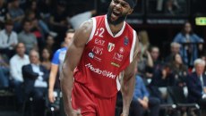 Απώλεια για την Αρμάνι πριν τον Ολυμπιακό – Χτύπησε στο κεφάλι ο Νίμπο