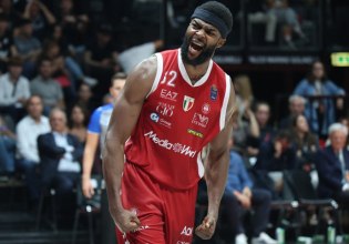 Απώλεια για την Αρμάνι πριν τον Ολυμπιακό – Χτύπησε στο κεφάλι ο Νίμπο