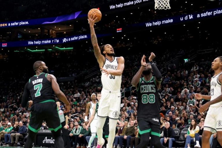 NBA: Ιστορικό triple-double του Κλάξτον στη νίκη των Νετς (105-113) – Οι Χιτ «διέσυραν» τους Μπουλς (107-143)