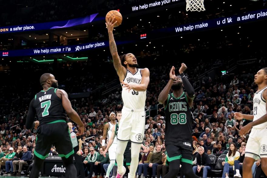 NBA: Ιστορικό triple-double του Κλάξτον στη νίκη των Νετς (105-113) – Οι Χιτ «διέσυραν» τους Μπουλς (107-143)