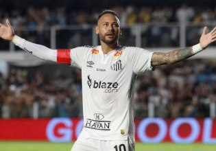 Απίθανος Νεϊμάρ: Αγνόησε τους γιατρούς, έπαιξε τραυματίας και γλίτωσε τη Σάντος! (vid)