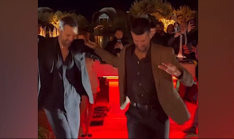 Το συρτάκι του Τζόκοβιτς με τον Αργυρό και η «Πανσέληνος» του Ροντινέι σε χριστουγεννιάτικο event (vids)