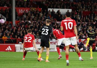 Ανακοίνωση της Νότιγχαμ για επίθεση με μαχαίρι σε τρένο που επέβαιναν οπαδοί της – Στο πλευρό των τραυματιών ο Βαγγέλης Μαρινάκης