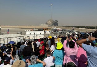 Ντουμπάι: Συντριβή πολεμικού αεροσκάφους κατά τη διάρκεια αεροπορικής επίδειξης