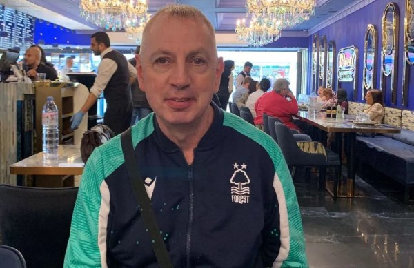 Σπουδαία κίνηση της Νότιγχαμ Φόρεστ: Δωρεά 10.000 λιρών στον φίλαθλο που τα έβαλε με τον δράστη της επίθεσης στο τρένο