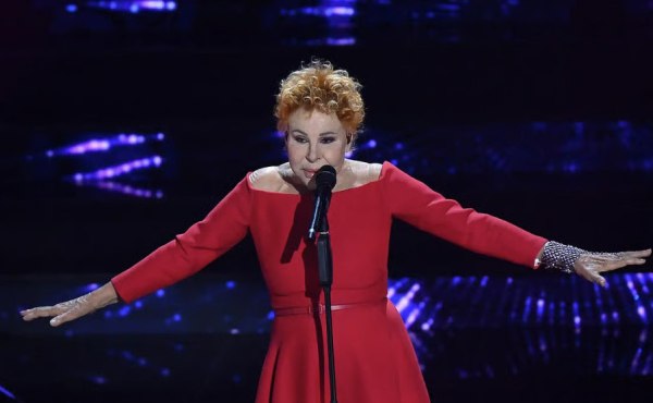 Ιταλία: Πέθανε η τραγουδίστρια Ορνέλα Βανόνι σε ηλικία 91 ετών