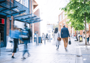 Εμπόριο: Γιατί όλοι «ποντάρουν» σε Black Friday και γιορτές