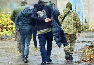 Ψάχνει στρατιώτες το Κίεβο: Πήραν δημοσιογράφο σηκωτό για να του βάλουν στολή