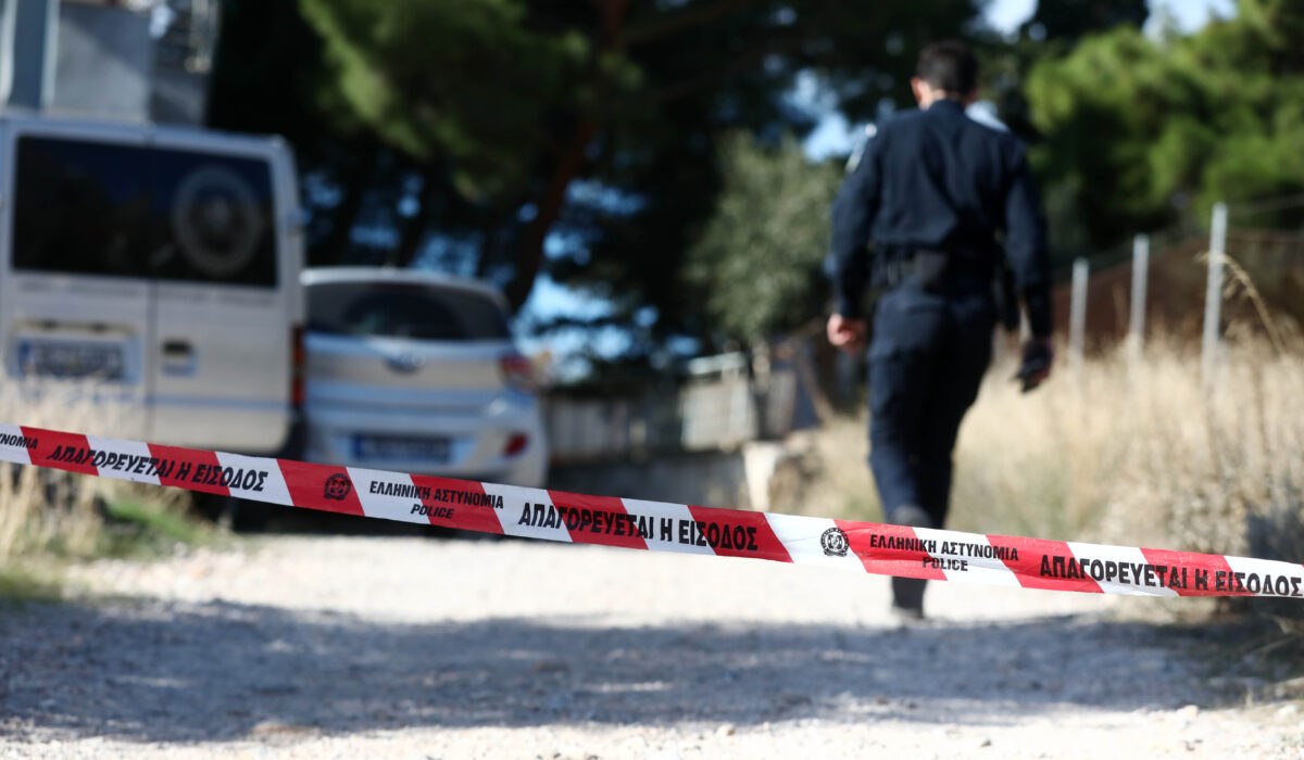 Νέα Πέραμος: «Ζούσαν σε άθλιες συνθήκες, είχαν άγριους καβγάδες» – Τι λένε οι γείτονες για τα δύο αδέρφια