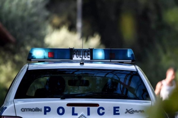 «Κυρία Δάφνη, η τράπεζα θα δει τις λίρες μέσω του δορυφόρου»