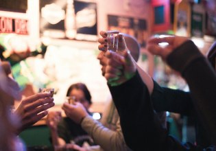 Ψηφιακός ο έλεγχος για πώληση καπνού και αλκοόλ σε ανηλίκους