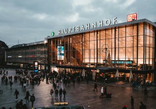 Κολωνία: Απομακρύνθηκαν εσπευσμένα 6.000 κάτοικοι – Επιχείρηση για την εξουδετέρωση βομβών του Β΄ ΠΠ