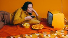 Τσιμπολόγημα τέλος: Υπάρχει τρόπος για να σταματήσεις το φαγητό αργά το βράδυ