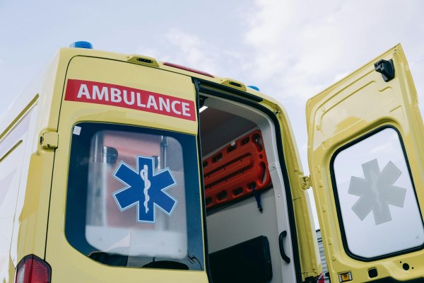 Αγρίνιο: Στο νοσοκομείο 79χρονος με τραύματα από μαχαίρι – Προσήχθη η κόρη του